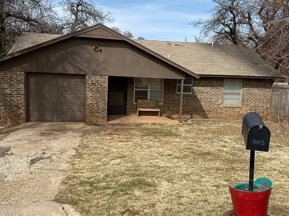 3013 Gwendolyn Ln