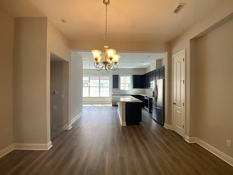 2408 Lobelia Dr — Photo 3