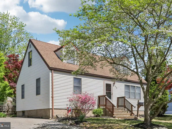 28 Barbara Rd, Hatboro, PA 19040