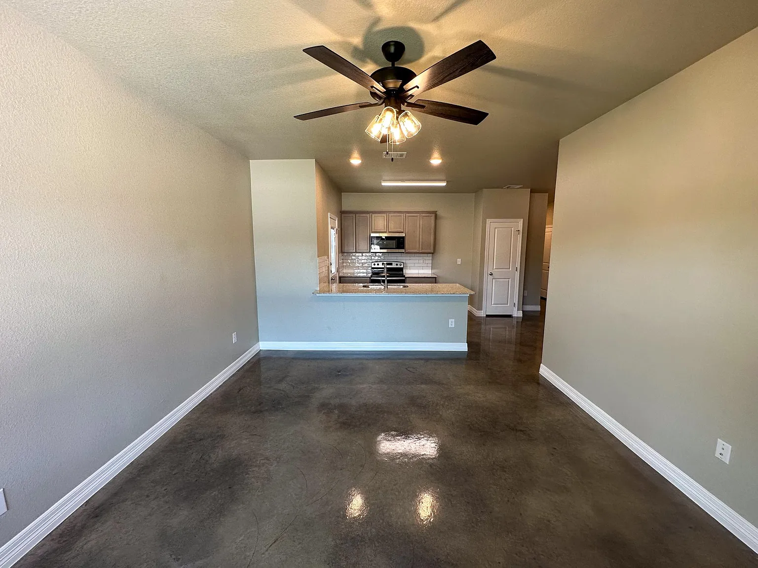 3 bed, 1332 sqft, $1,350 — Photo 1