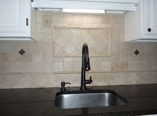 604 Almond Ct #604, Flemington, NJ 08822