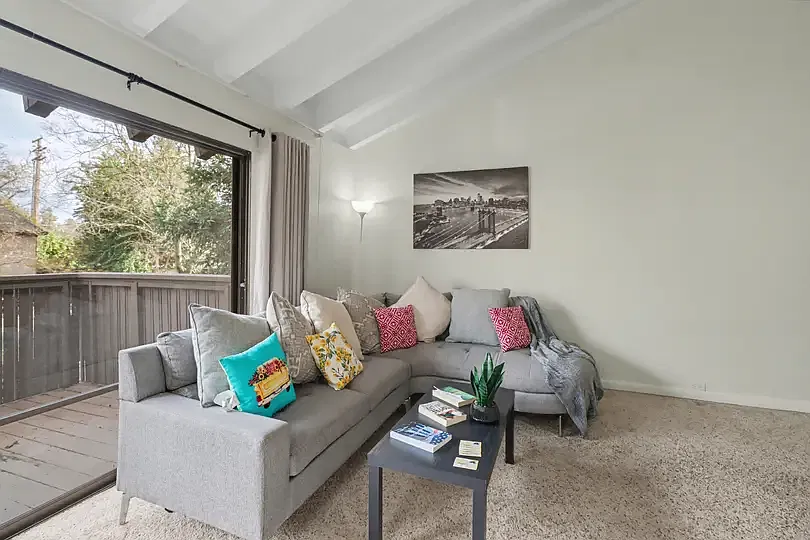1 bed, 668 sqft, $2,100 — Photo 2