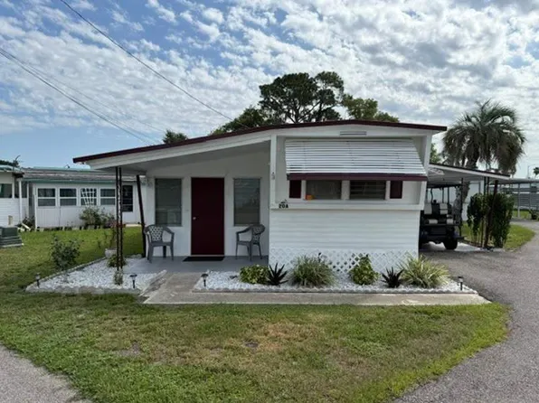 20A Lake Breeze Dr, Tavares, FL 32778