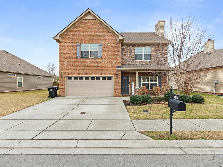 3213 Mapleside Ln — Photo 1
