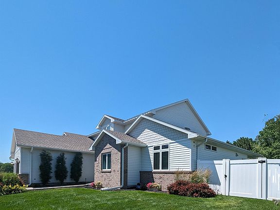 3rd image of 116 Bennett Dr