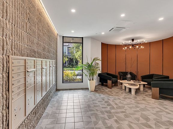 4th image of 500 Merritt Ave #313