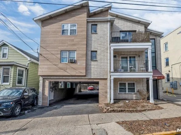 349 Gorge Rd, Cliffside Park, NJ 07010