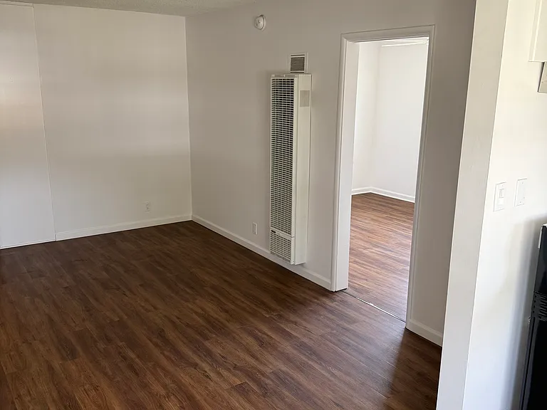 733 N Adams St #D — Photo 9