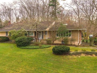 11 Melby Lane, Roslyn, NY, 11576