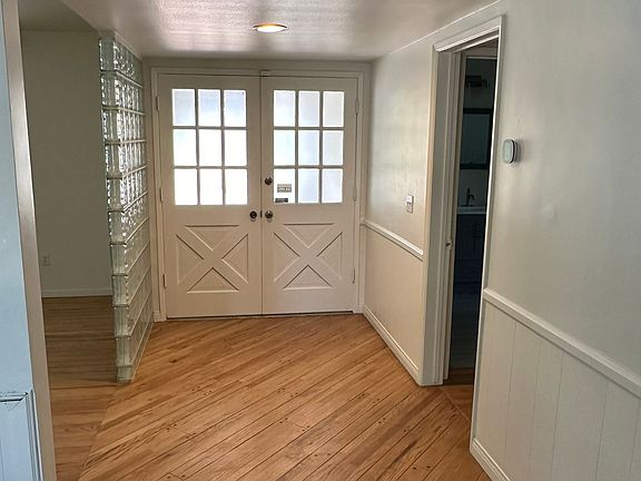 2nd image of 5590 Argyle Ave