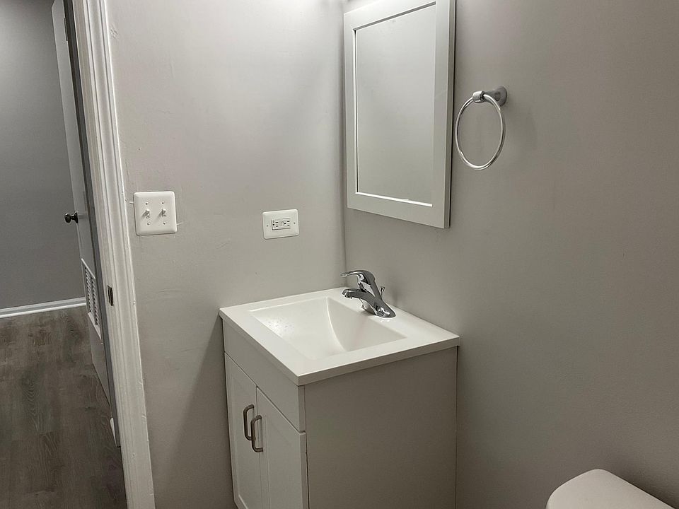 1st image of 6201 S Greenwood Ave #201