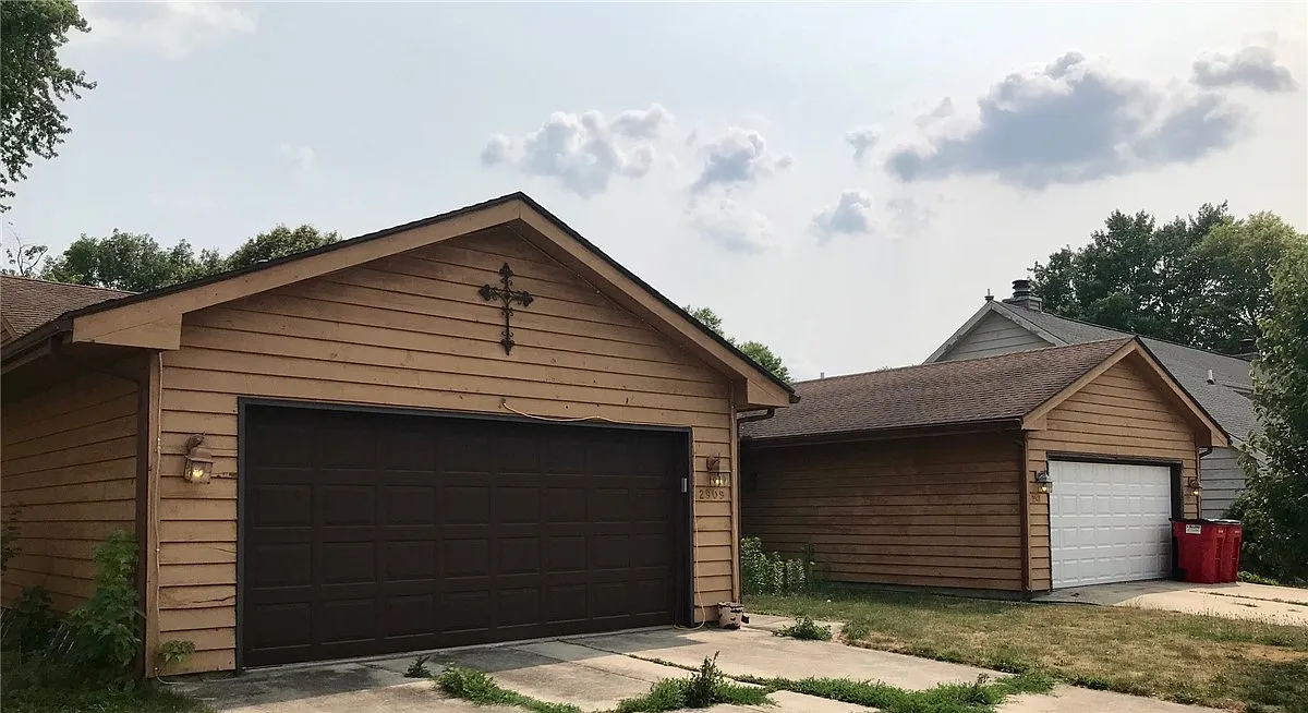 2909 Heritage Dr photo 1
