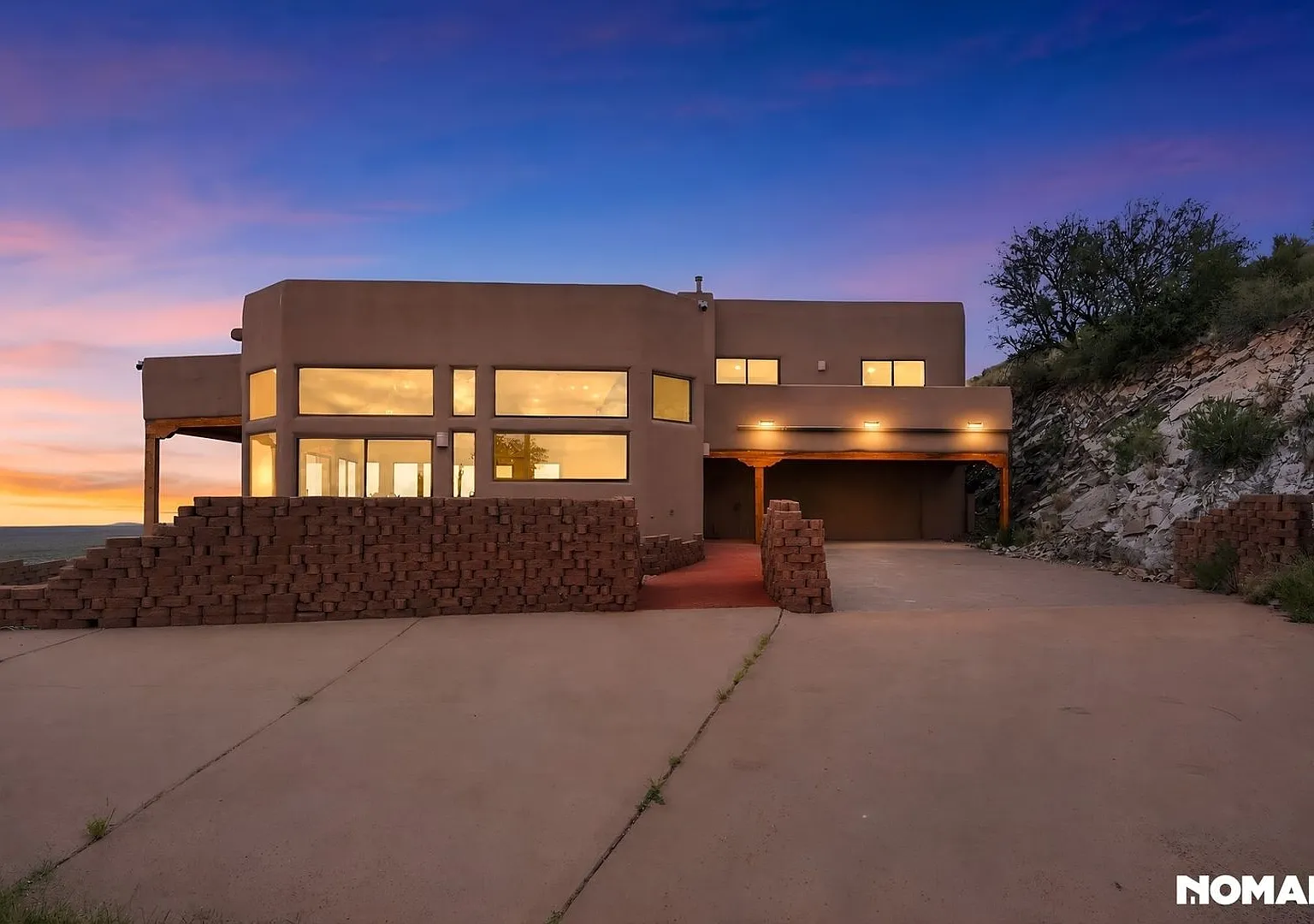 Executive Home in Soledad Canyon with Unparalleled Views — Photo 1
