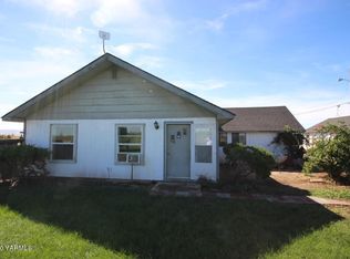 1730 Higgins Ln, Wapato, WA 98951