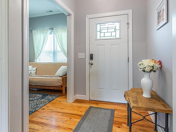 4th image of 2146 Derby Ct