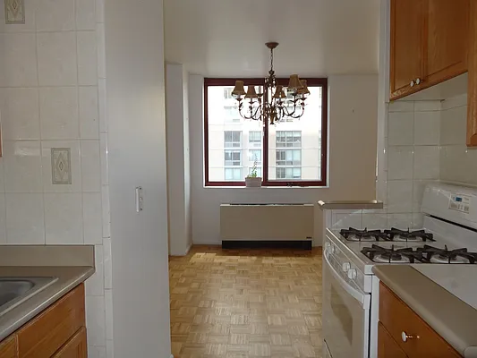 Sold by Nest Seekers International | media 32