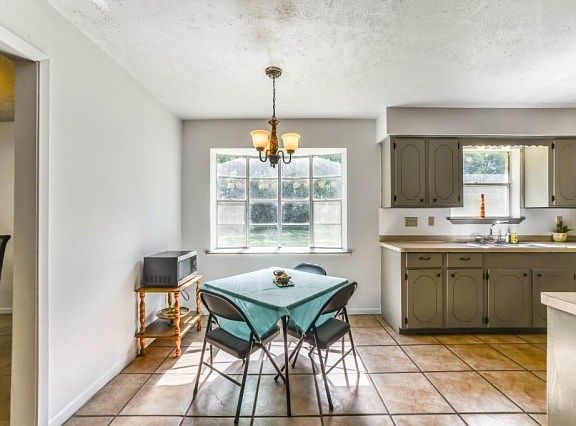 4th image of 361 Sherwood Dr