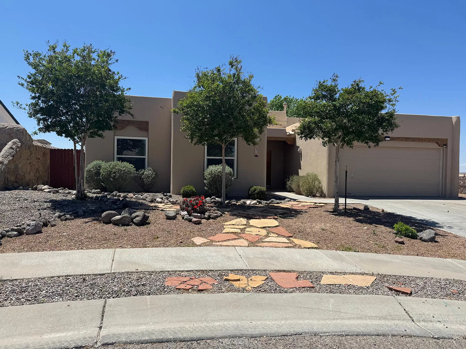 2651 Sunset Pl — Photo 1