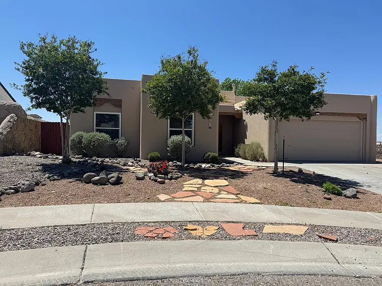 2651 Sunset Pl — Photo 1