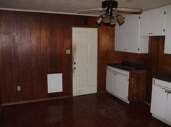 5th image of 102 McFarland St
