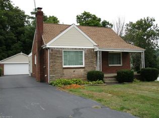 265 Park Ave, Lowellville, OH 44436