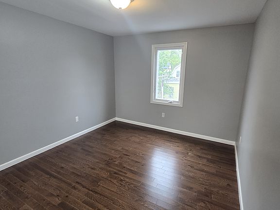 3rd image of 173 N 14th St #3A