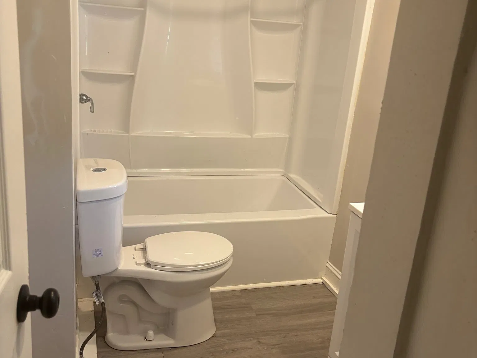 Beautiful Newly Renovated 2bed Section 8 Accepted — Photo 4