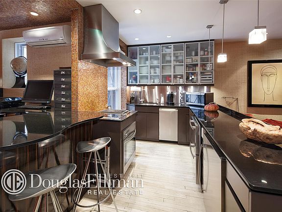 5th image of 105 W 78th St APT A