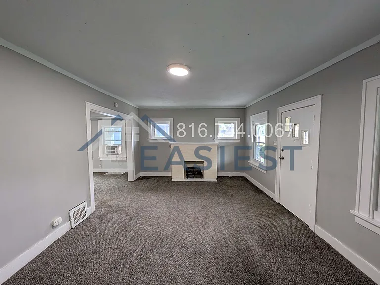 4028 Indiana Ave — Photo 3