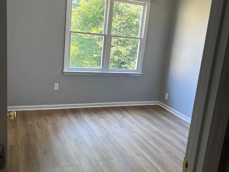 1307 Newfoundland Ct — Photo 12