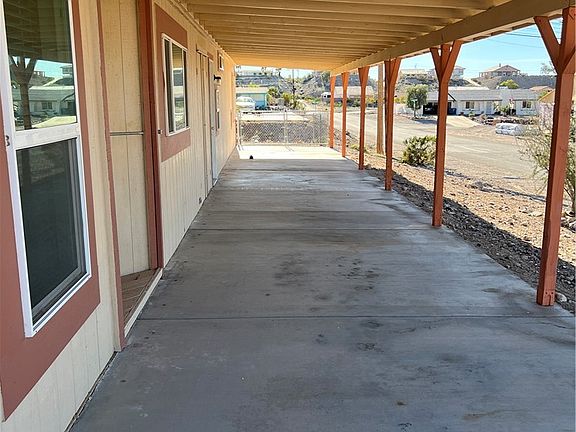 3rd image of 2700 Calle De Mercado