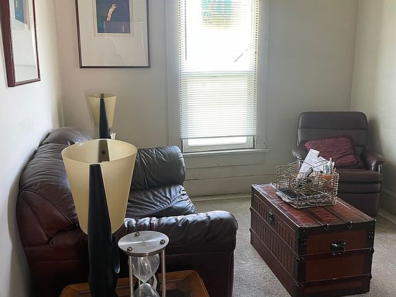 5th image of 2319 N Gale St