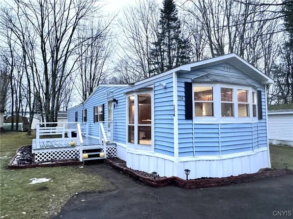 254 Blossom Ln, Utica, NY 13502