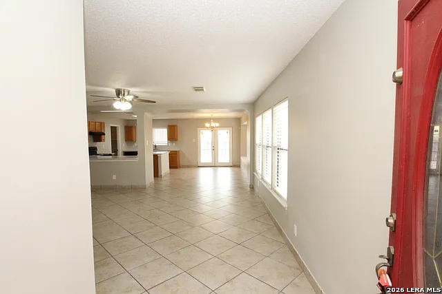 7807 Pecan Hts — Photo 4