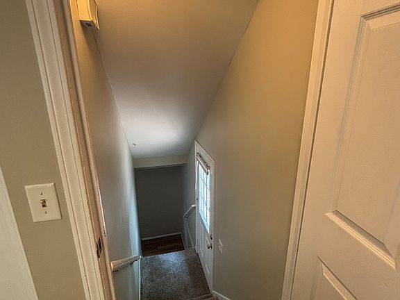 2nd image of 634 Hayes St