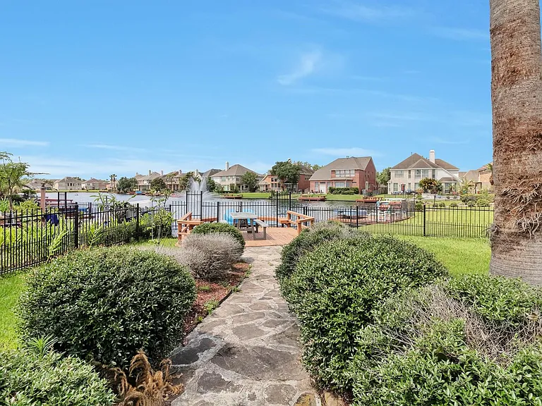 11811 Newport Shore Dr — Photo 23