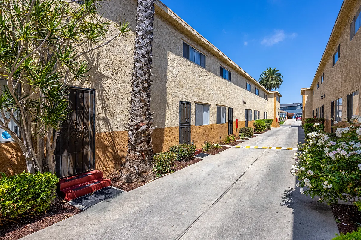 Building Photo - Eucalyptus Apartments