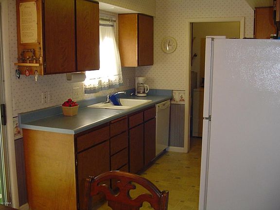3rd image of 825 Leisure World