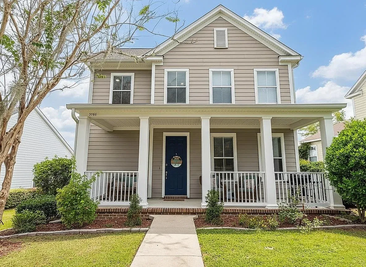 3 bed, 2.5 bath, 1644 sqft, $2,200 — Photo 1