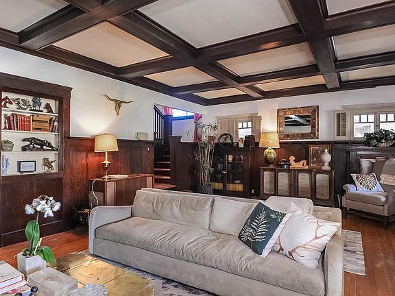 5th image of 4080 Leeward Ave