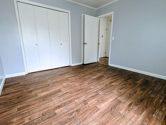 5th image of 807 Sampson Ave