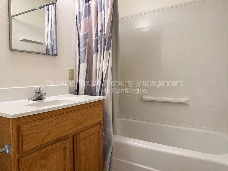 411 4th Ave S #3 — Photo 25