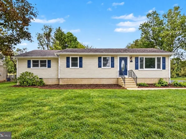 132 Macintosh Dr, Colora, MD 21917