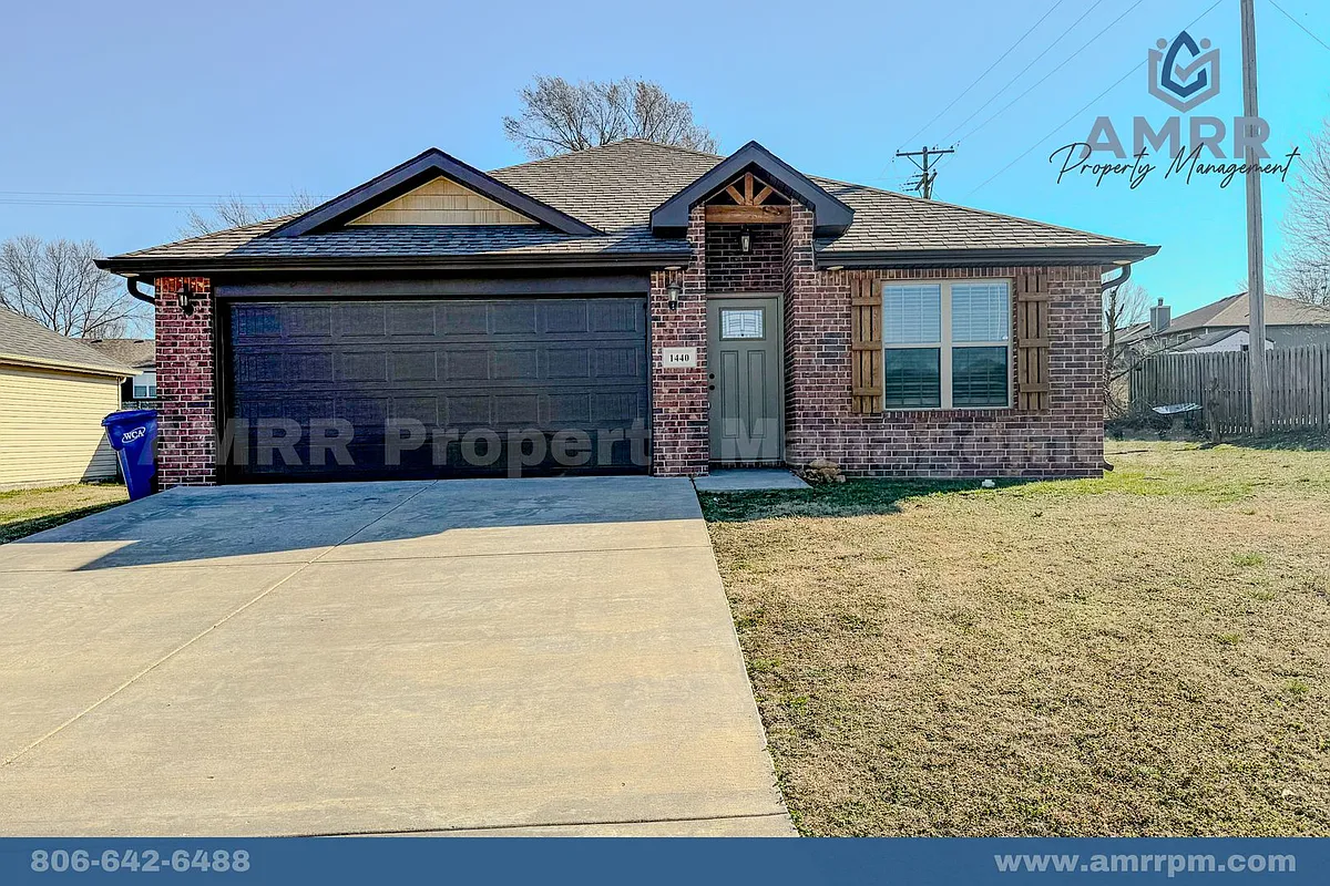Building Photo - 1440 Heather Ln