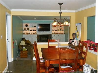 3rd image of 380 Hurst Dr
