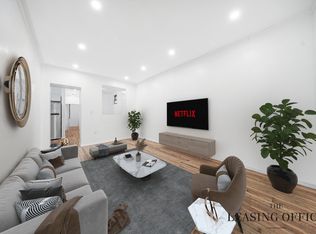 313 W 14th St #1R, New York, NY 10014
