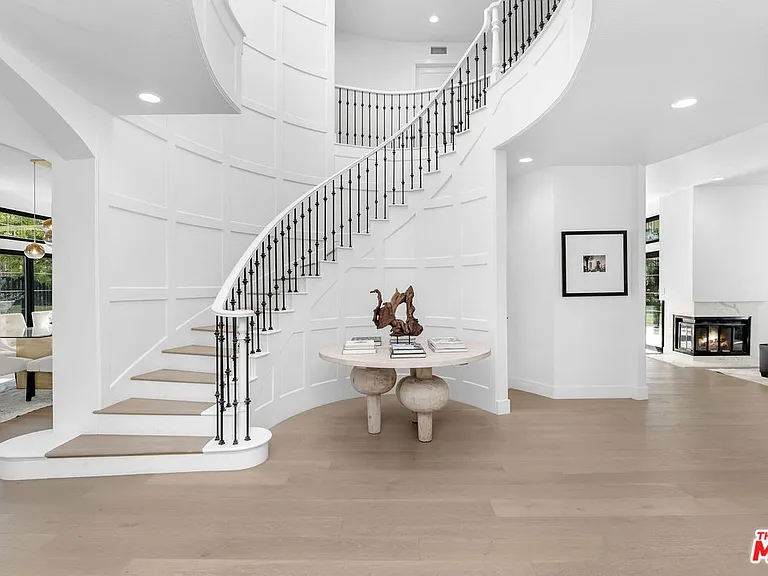 23458 W Moon Shadows Dr — Photo 27