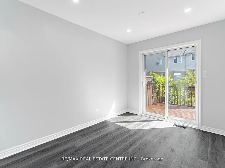 63 Pinewoods Dr — Photo 11