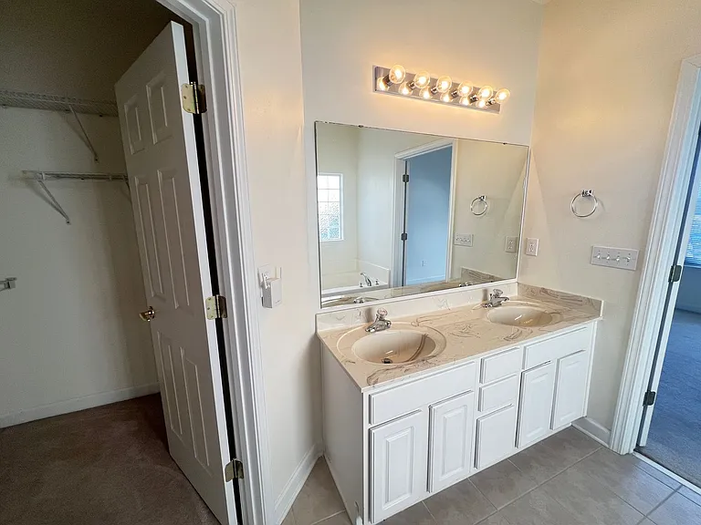 351 Vermillion Dr — Photo 20