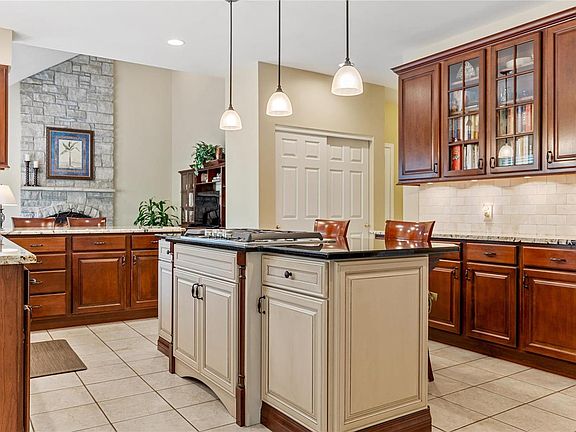 2nd image of 17616 Gardenview Manor Cir